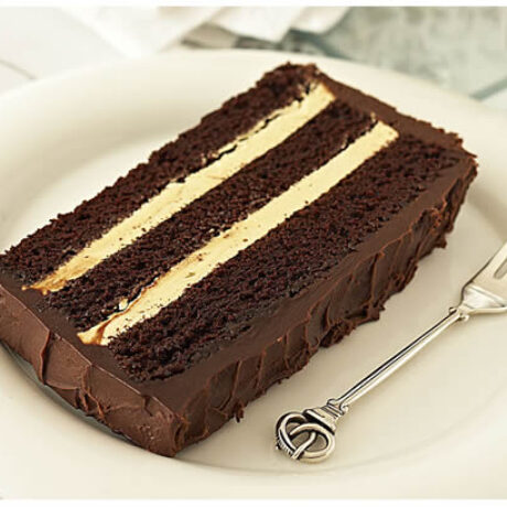 Čokoladna torta s kremom od maslaca i kave