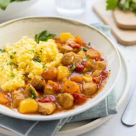 Gulaš sa svinjetinom i paprikama