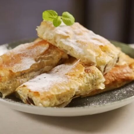 Štrudla sa svježim sirom, makom i grožđicama